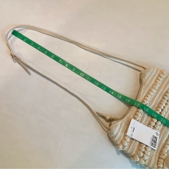 H&M Textured Cotton Weave Shoulder Bag - Picture 6 of 12